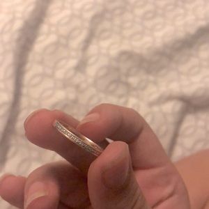 14k gold thumb ring. with fake little diamonds